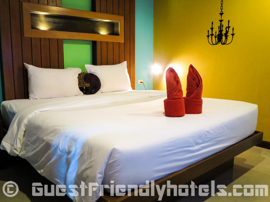 Nice comfy double Bed is in all rooms of the 24 rooms at Phil Boutique Hotel @ Sansabai