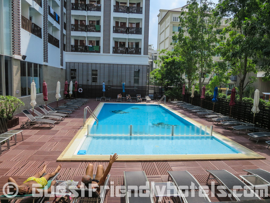 Outdoors swimming pool of the Ibis Pattaya Hotel