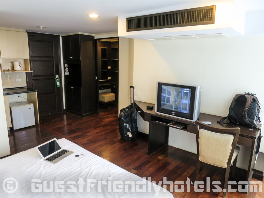 Room amenities in SM Grande Residence Bangkok