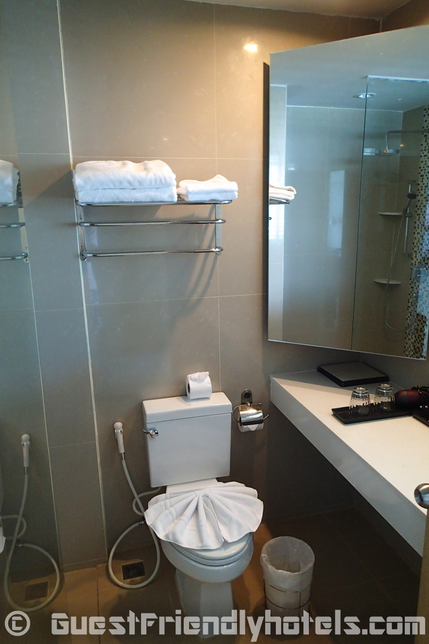 The Bathroom was modern inside my classic room at the Aspery Hotel