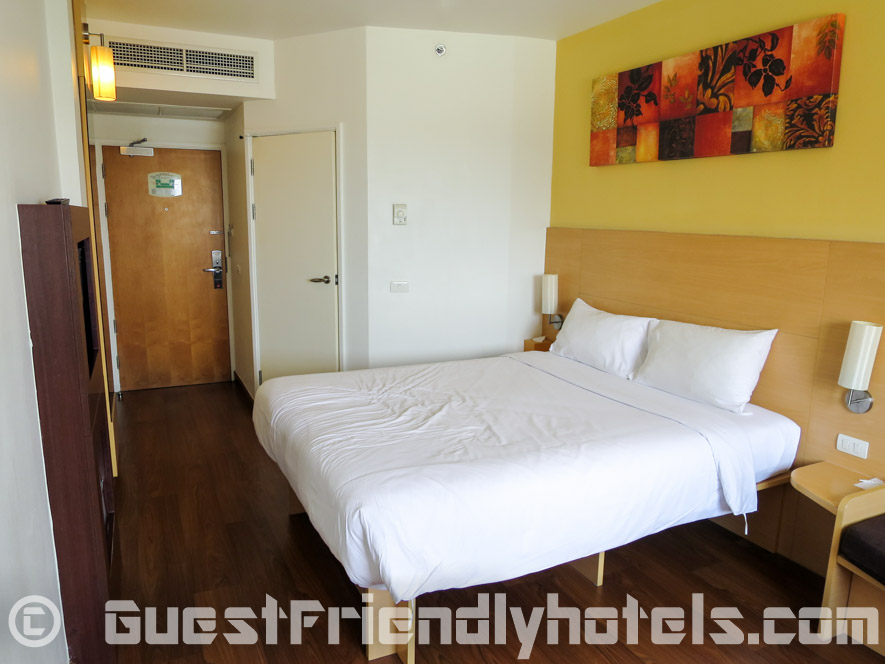 The Standard room layout inside Ibis Pattaya Hotel