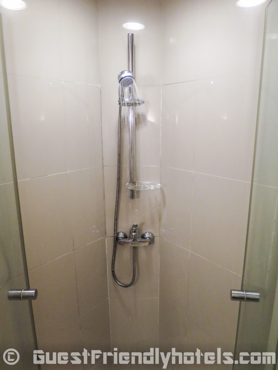 The shower inside Ibis Pattaya Hotel bathroom 