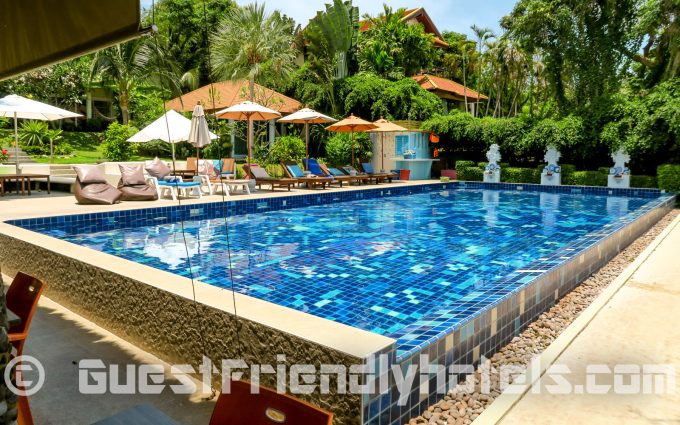 Nice pool area in Palm Coco Mantra