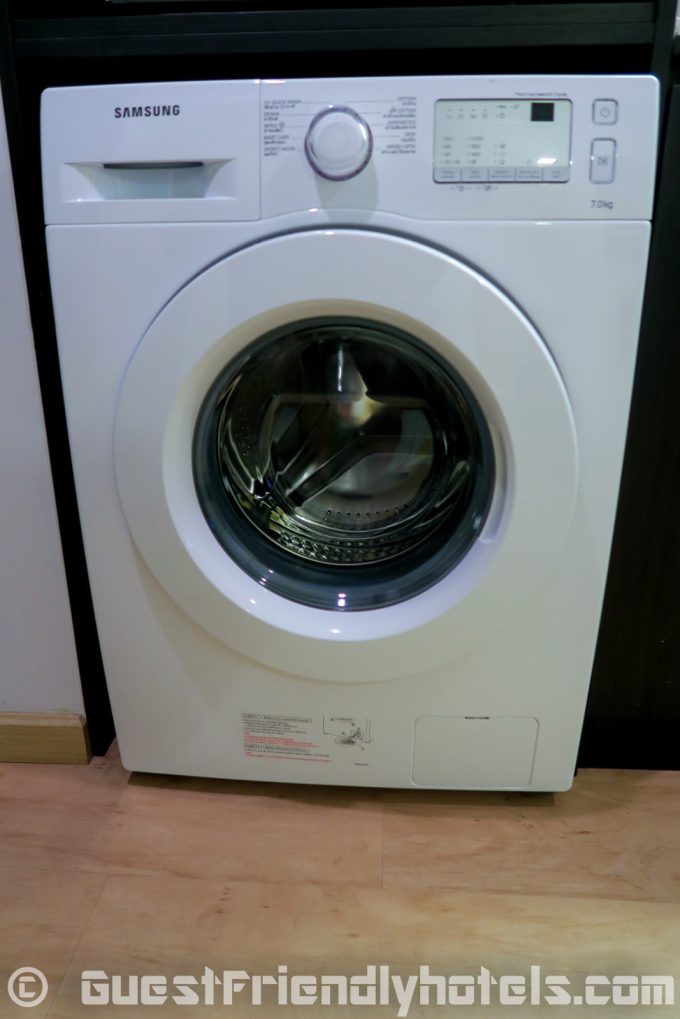 Washer/Dryer in room
