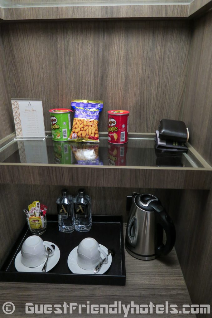 Coffee making facilities and snacks