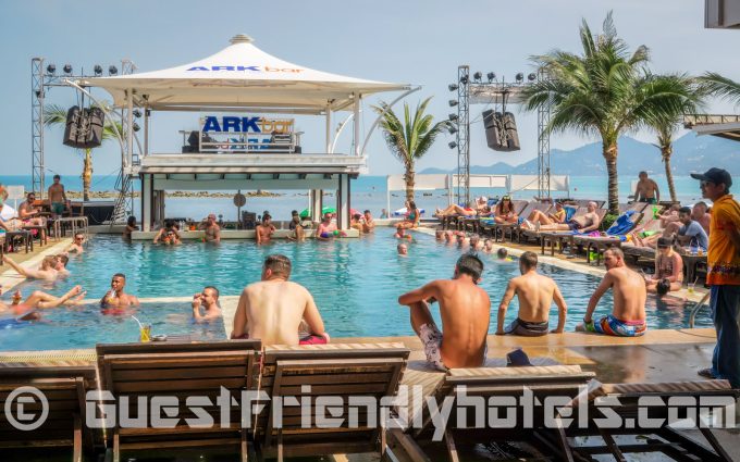 The main pool and bar at Ark bar beach resort
